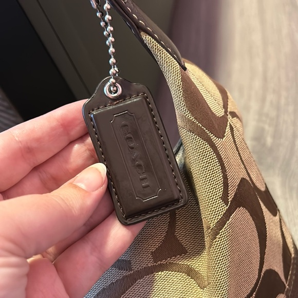 Coach Shoulder Bag - Picture 3 of 12